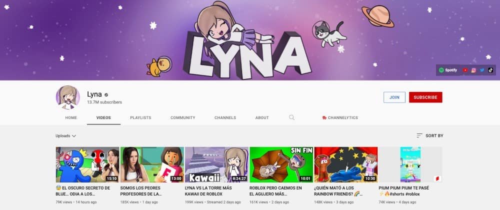 Lyna is one of the most famous Roblox YouTubers